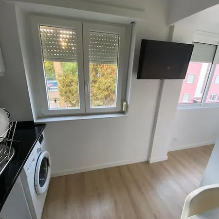 Carcavelos 5 Bedrooms Serviced Апартаменты